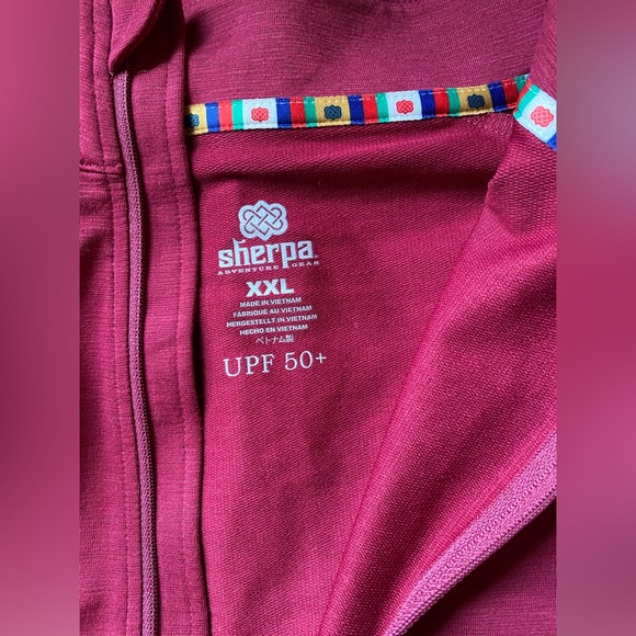 Sherpa outdoor gear XXL zip up top in dark red. - Picture 2 of 6